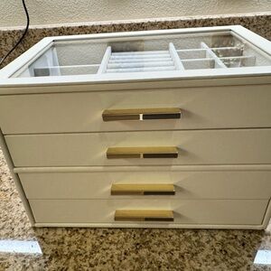 Vlando NIB Glass 4 layer Jewelry Organizer